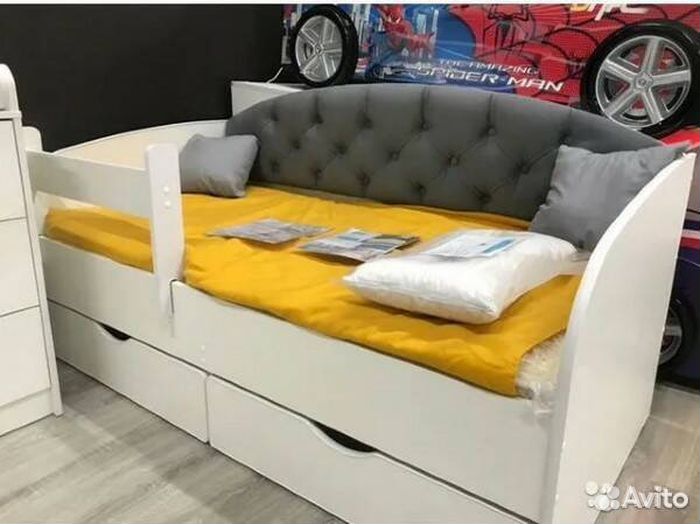 Кровать для малыша лдсп с ящиками диван