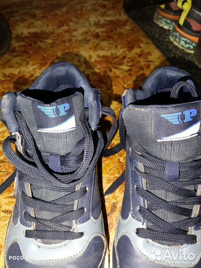 Кроссовки высокие