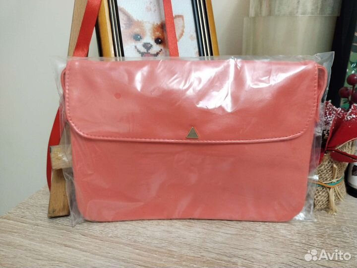 Коралловый Клатч Пьер Рико