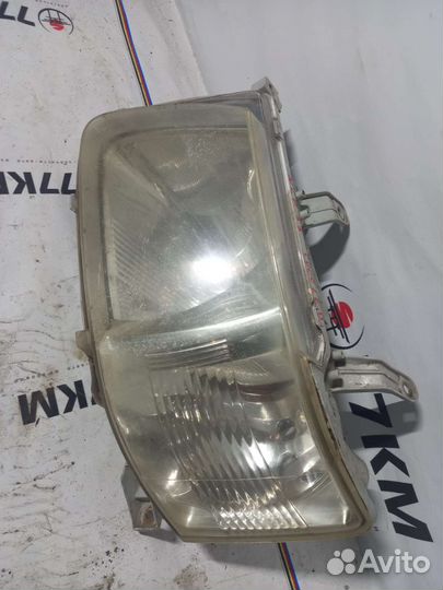 Фара Toyota Probox Succeed оригинал левая