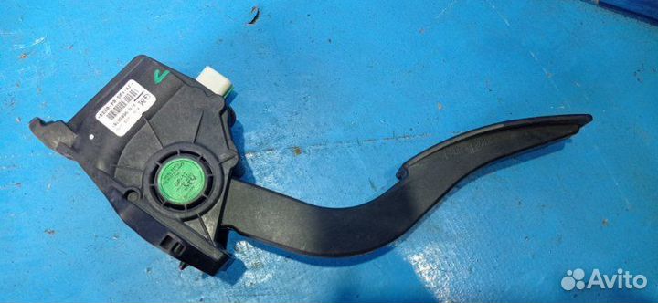 Педаль газа Chevrolet Aveo T300 седан F16D4 2012