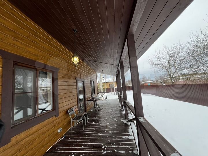 Дом 186 м² на участке 8 сот.