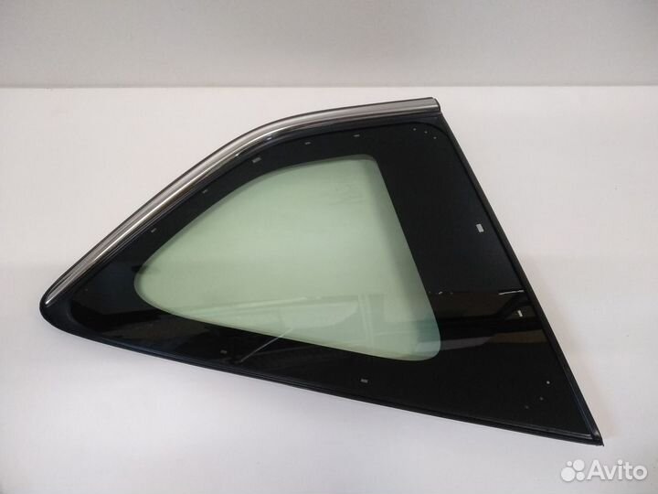 Стекло боковины глухое левое RAV4