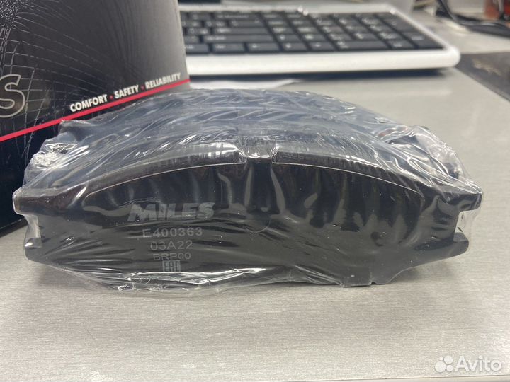 Передние тормозные колодки Nissan Almera classic