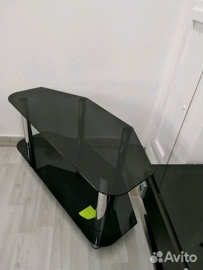 Столик под тв