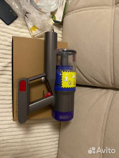 Вертикальный пылесос Dyson V12 detect slim