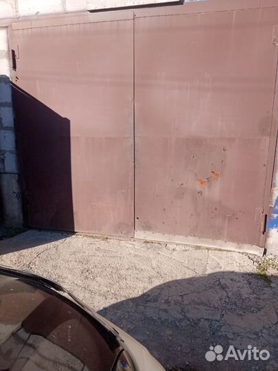 Ворота гаражные металлические распашные