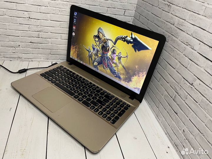 Игровой ноутбук Asus GeForce 810m / 4 ядра / SSD