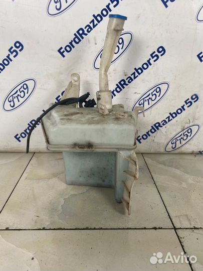 Бачок омывателя Toyota Avensis T270 2009-2011