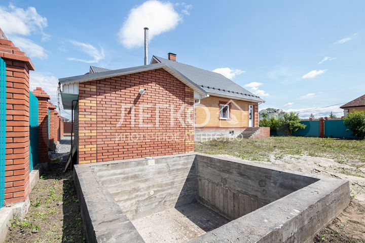 Дом 280 м² на участке 10 сот.