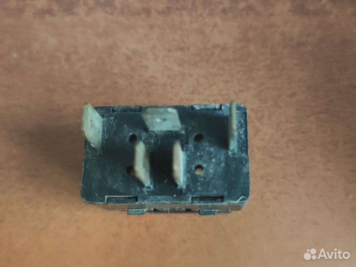 Кнопка стеклоподъемника на volkswagen