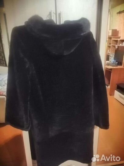 Шуба мутоновая с капюшоном