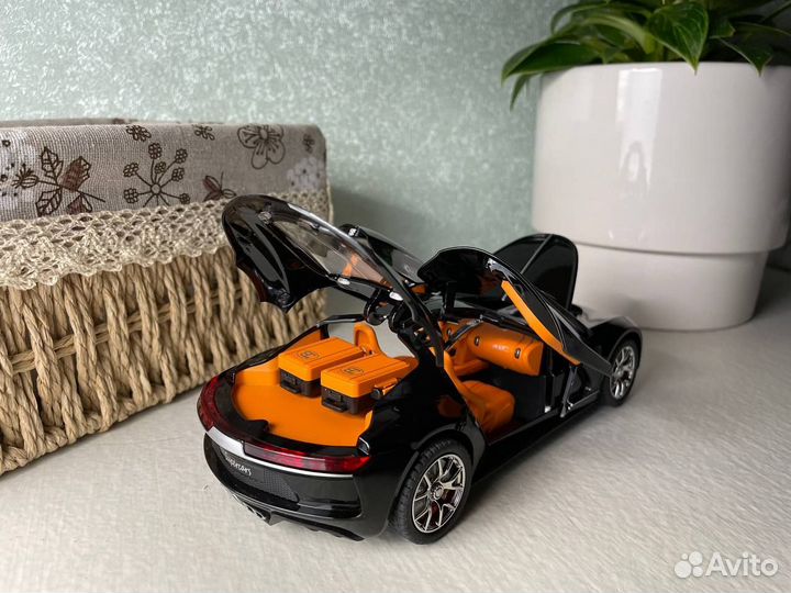 Модель автомобиля Bugatti Atlantic металл 1:24