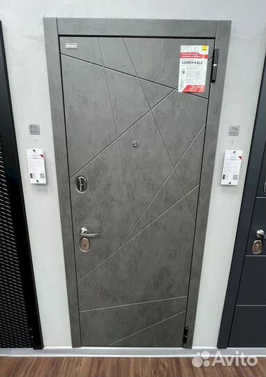 Входная дверь