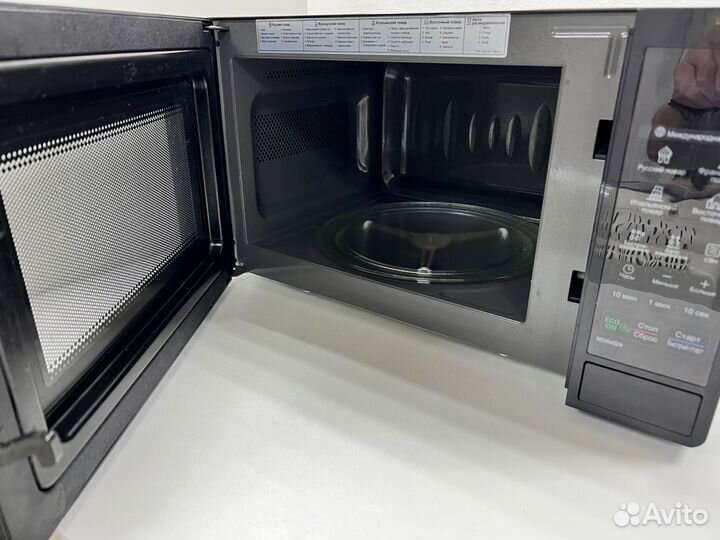 Микроволновая печь LG MS2042DB