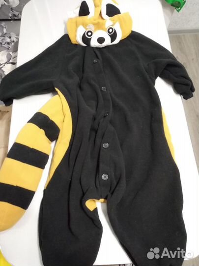 Костюмы новогодние папуас, пират, енот