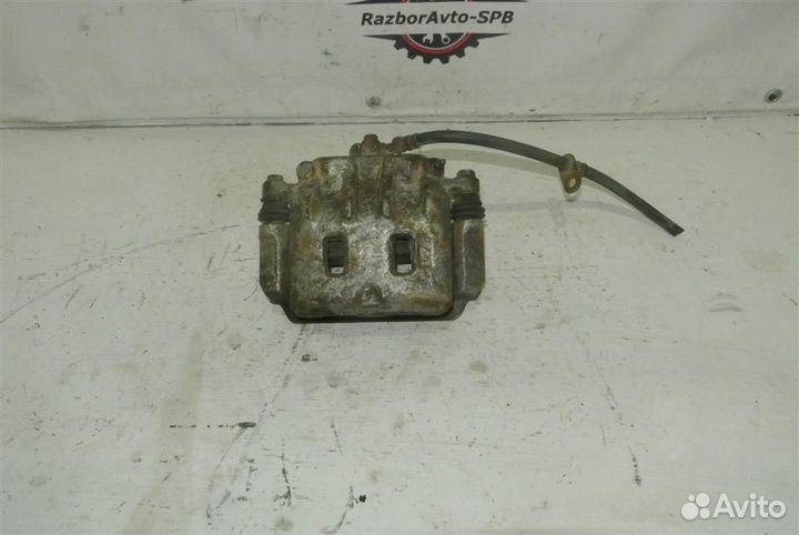 Суппорт передний правый Subaru Legacy (B12) 1998