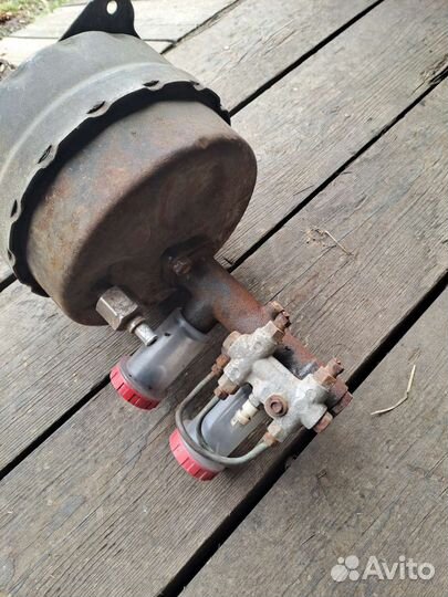 Вакумник,и главный тормозной цилиндр, на УАЗ