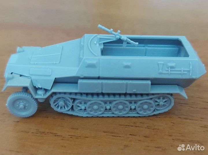 Модель бтр Ханомаг Sd.Kfz.251/1 Ausf.A 1:100