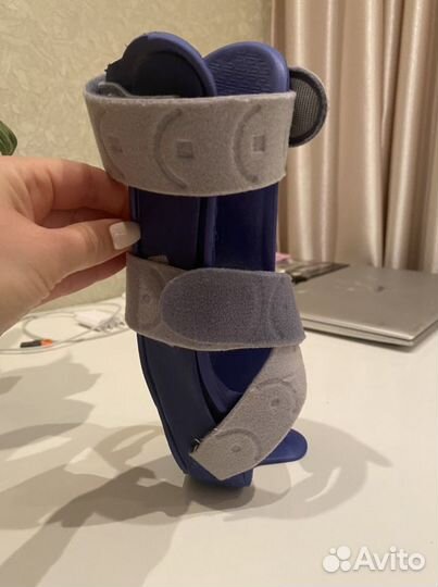 Ортез для левого голеностопа Bauerfeind MalleoLoc