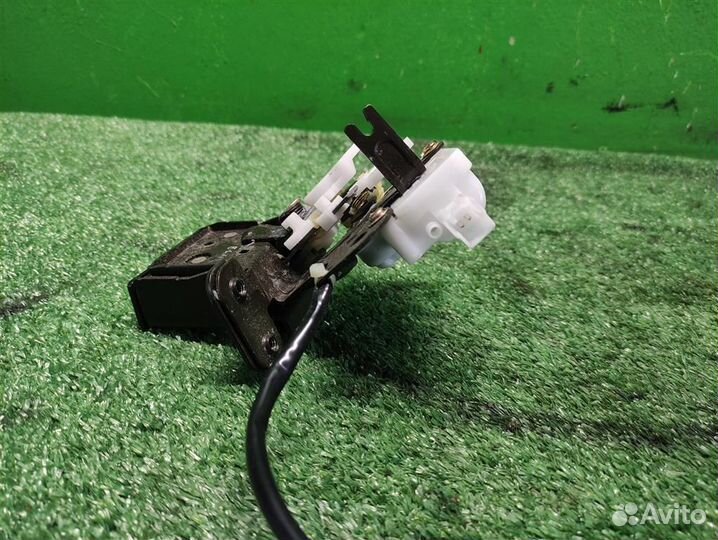 Замок крышки багажника Mazda 3 (BK) 2005