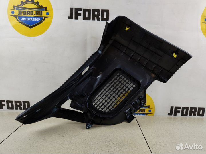 Обшивка багажника задняя левая Lexus Nx300 Z10 2.5