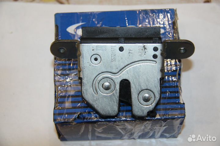 Продаю замок багажника опель