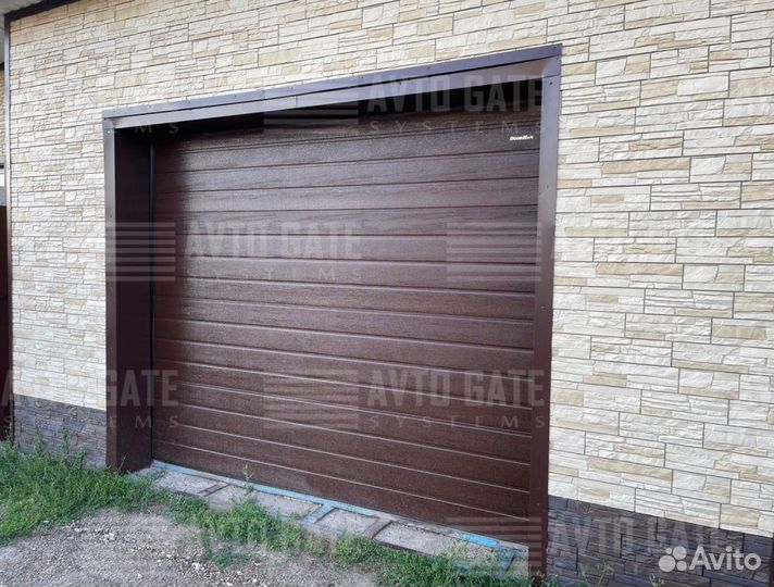 Секционные ворота подъемные