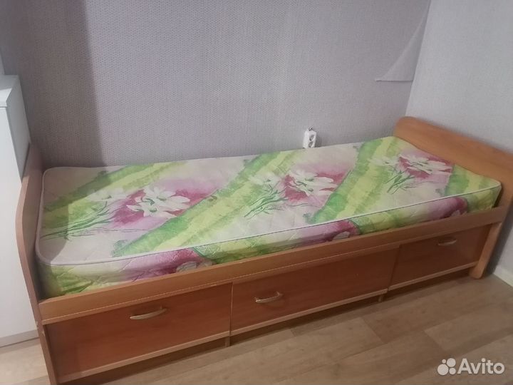 Кровать
