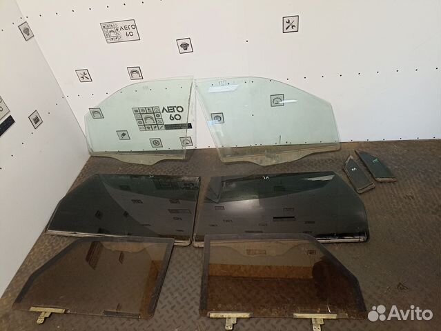 Стекло двери Mitsubishi Space Wagon 3