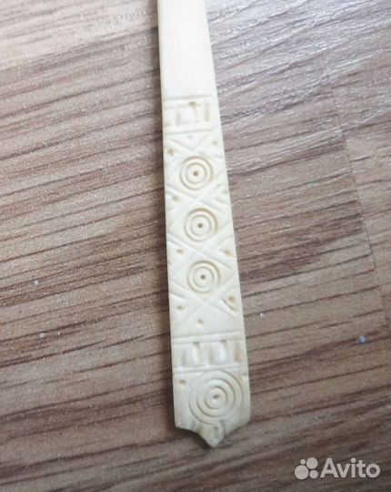 Крючок костяной, спицы, булавки большие