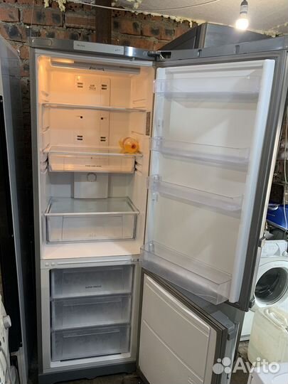 Холодильник Ariston no frost 180cm