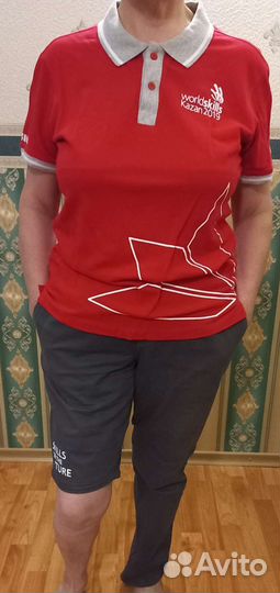 Спортивный женский костюм