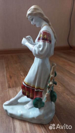 Статуэтка фарфор СССР большая резерв до завтра