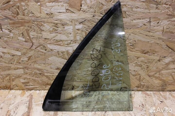 Стекло двери задней правой форточка Fiat Marea 199