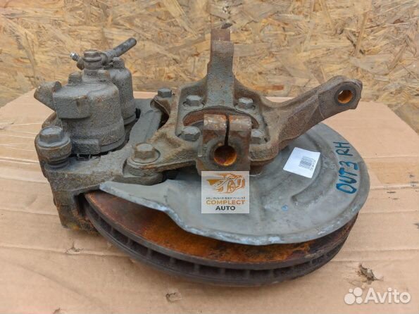 Кулак поворотный правый Mitsubishi Outlander 3