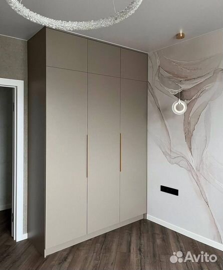 Шкаф распашной