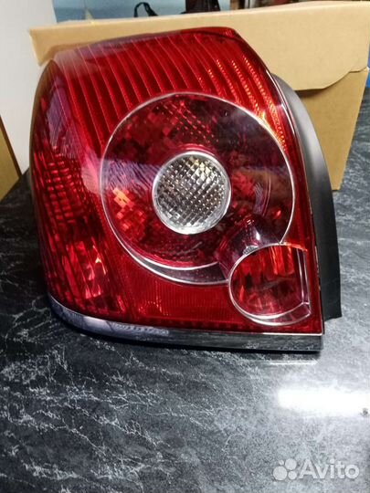 Задней стоп тойота авенсис