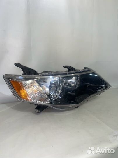 Mitsubishi Outlander XL 07-09 Фара правая ксенон