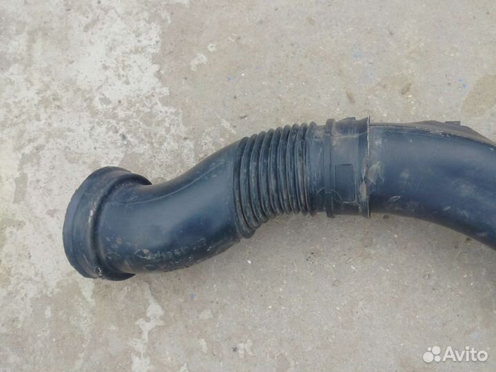 Патрубок горфа воздушного фильтра Opel Astra H