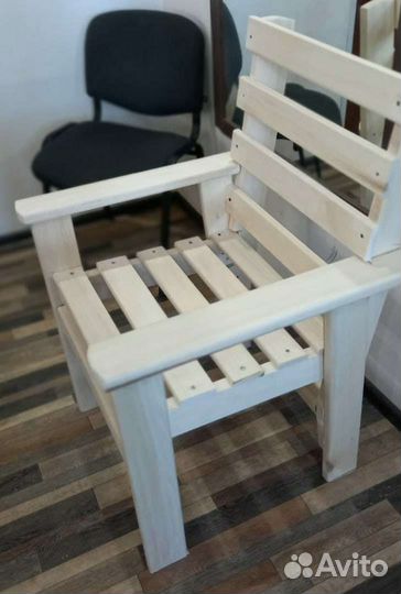 Стул деревянный
