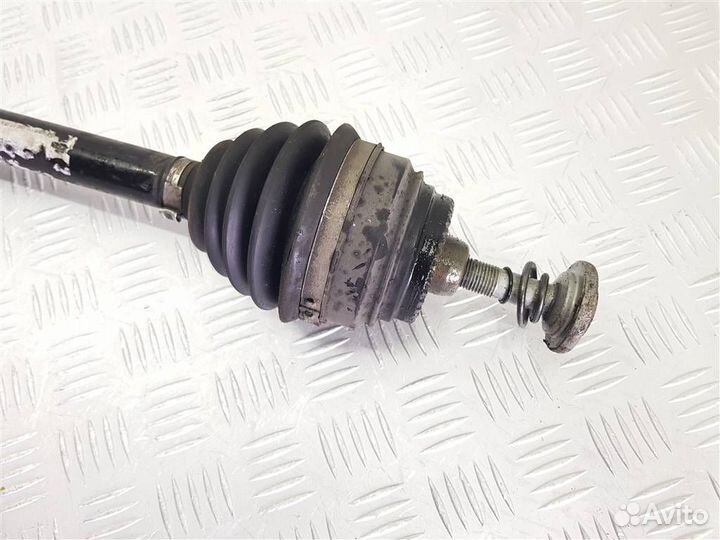 Полуось передняя правая (приводной вал, шрус) BMW