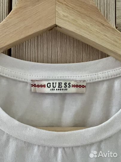 Белая женская футболка Guess xs