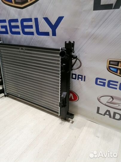 Радиатор охлаждения двигателя основной Renault ark