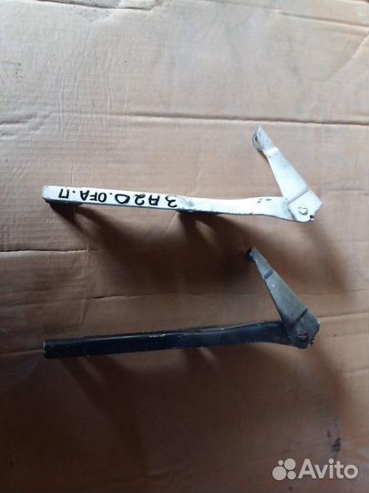 Петля капота правая Opel Frontera A 1992-1998