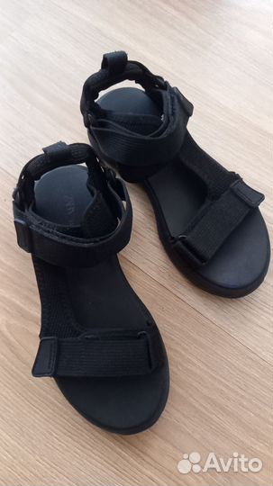 Сандалии для мальчика Zara 33 р