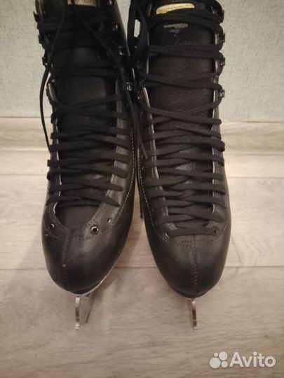 Коньки фигурные