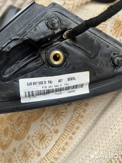 Зеркало боковое правое на skoda rapid