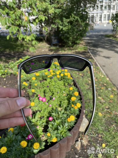 Новые солнцезащитные очки Oakley Holbrook