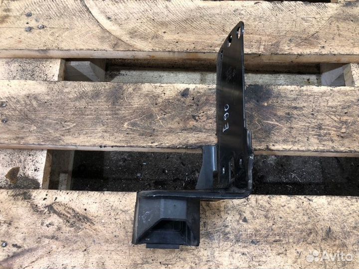 Крепление радиатора Bmw 3 E90 N46B20 2007